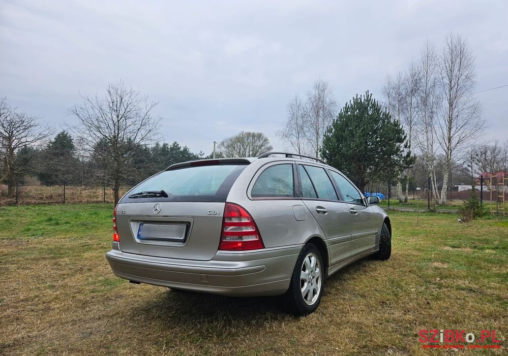 2002' Mercedes-Benz C-Class photo #2