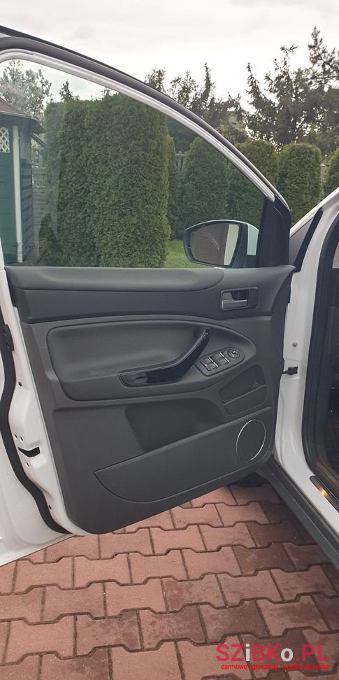 2011' Ford Kuga photo #6