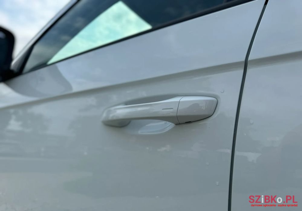 2024' Volkswagen T-Roc photo #3