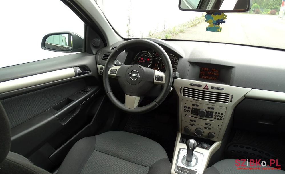 2007' Opel Astra photo #5