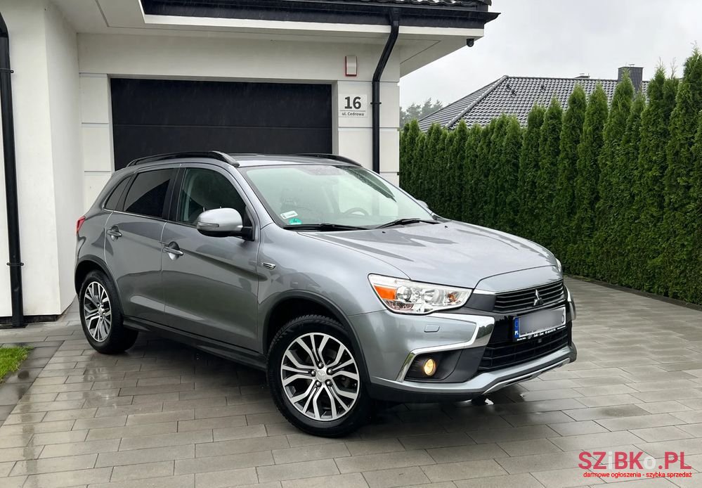 2016' Mitsubishi ASX photo #2