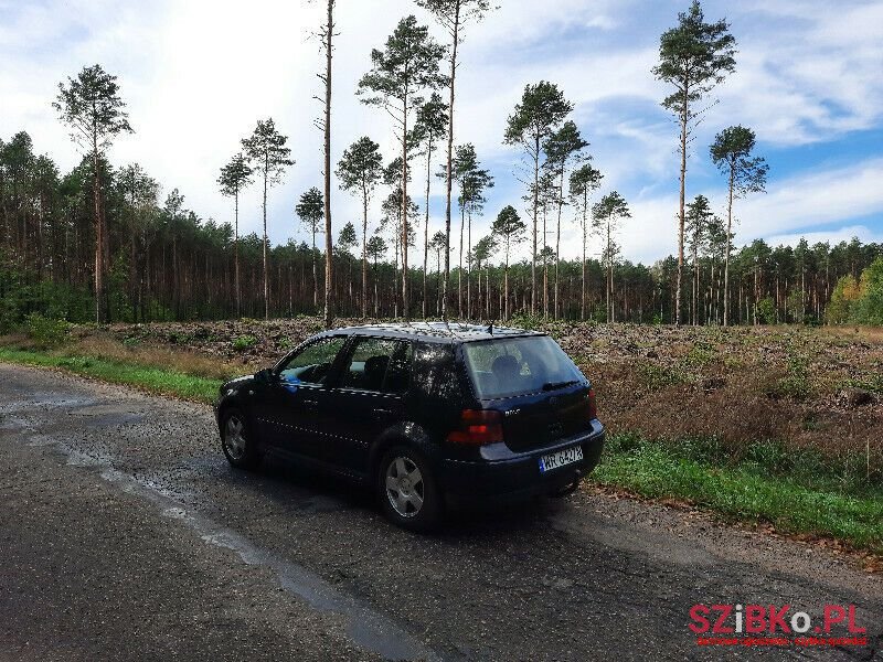 1999' Volkswagen Golf photo #2