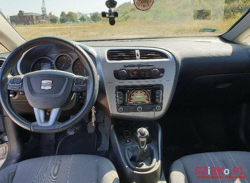 2011' SEAT Leon II photo #2