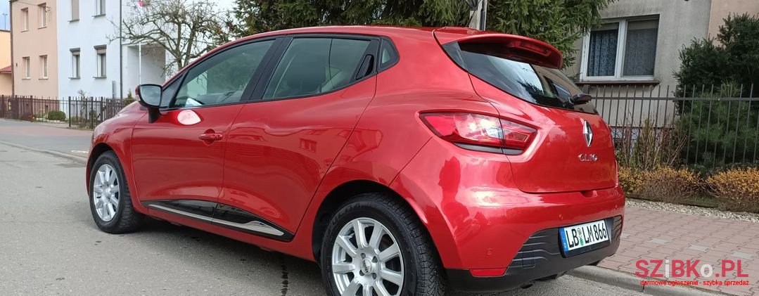 2013' Renault Clio photo #5