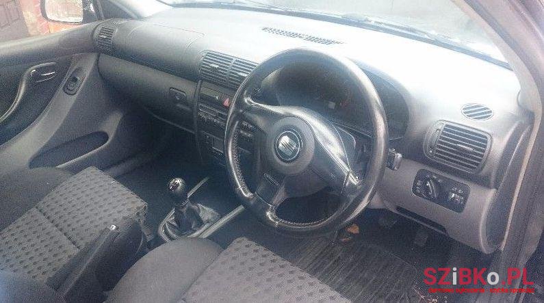 2001' SEAT Leon 1,9 TDI Anglik photo #4