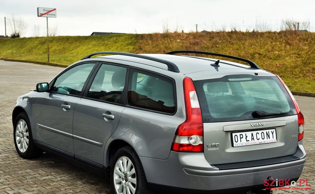 2005' Volvo V50 photo #6