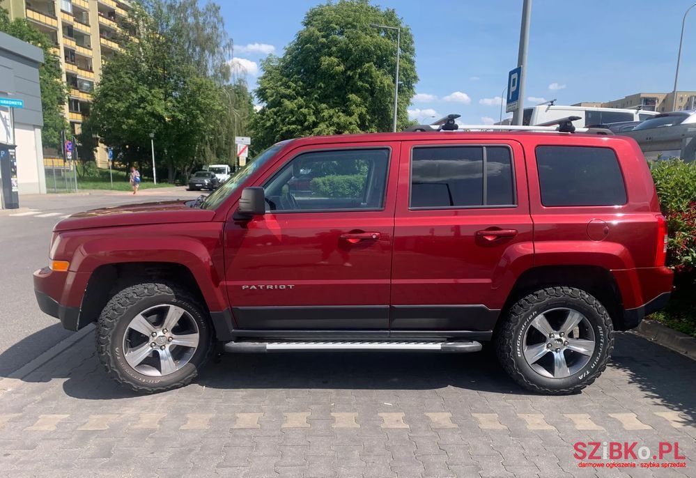 2017' Jeep Patriot photo #6