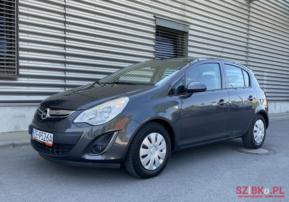 2012' Opel Corsa photo #2
