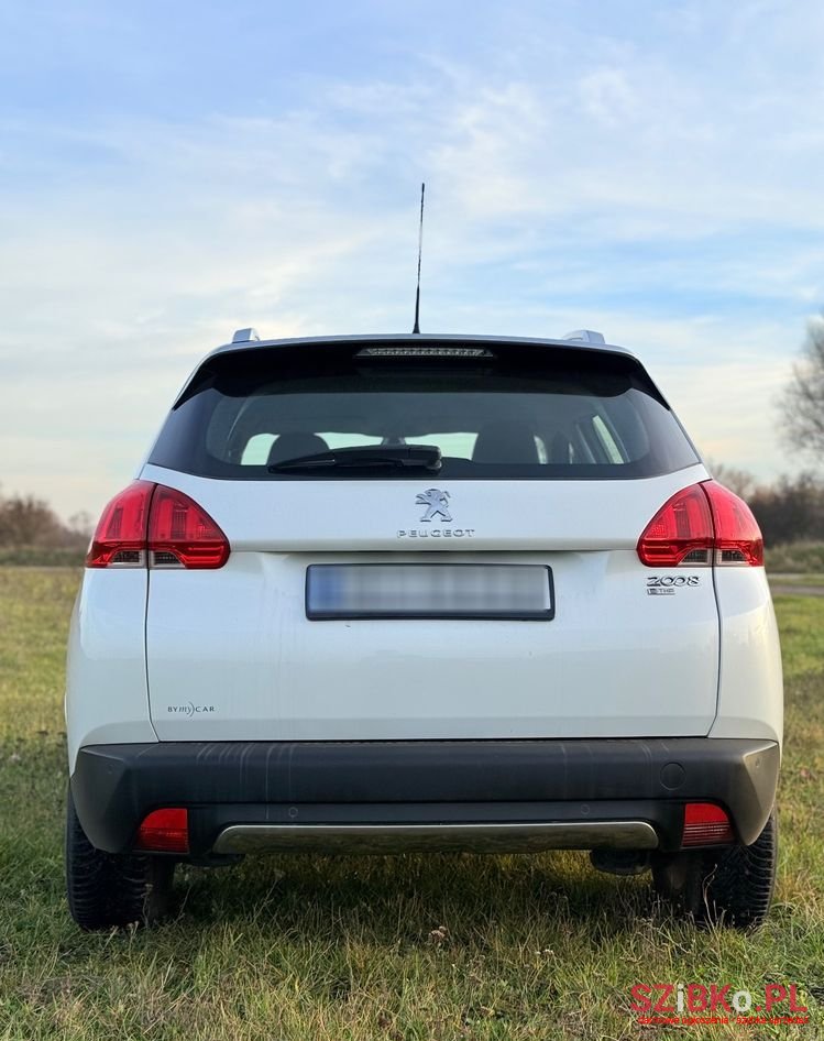 2015' Peugeot 2008 photo #5