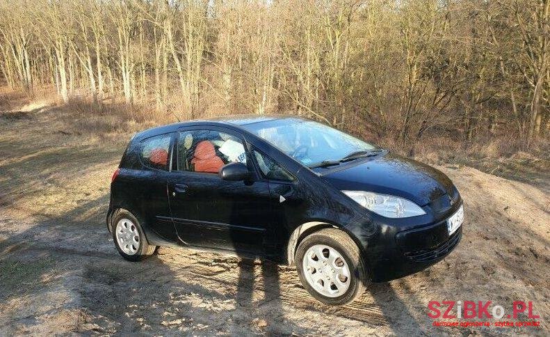 2003' Mitsubishi Colt photo #1