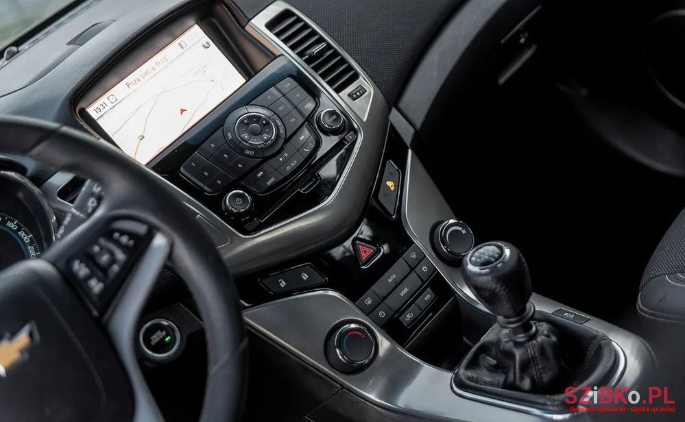 2012' Chevrolet Cruze photo #6