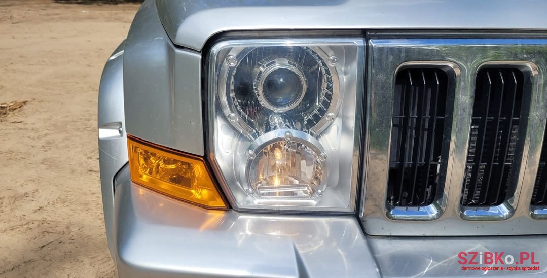 2006' Jeep Commander photo #4