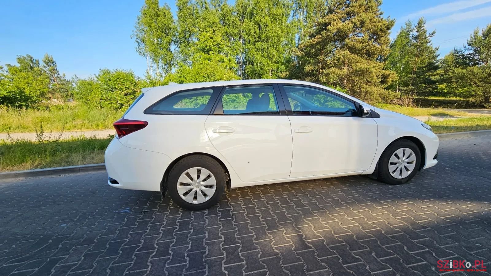 2018' Toyota Auris photo #3