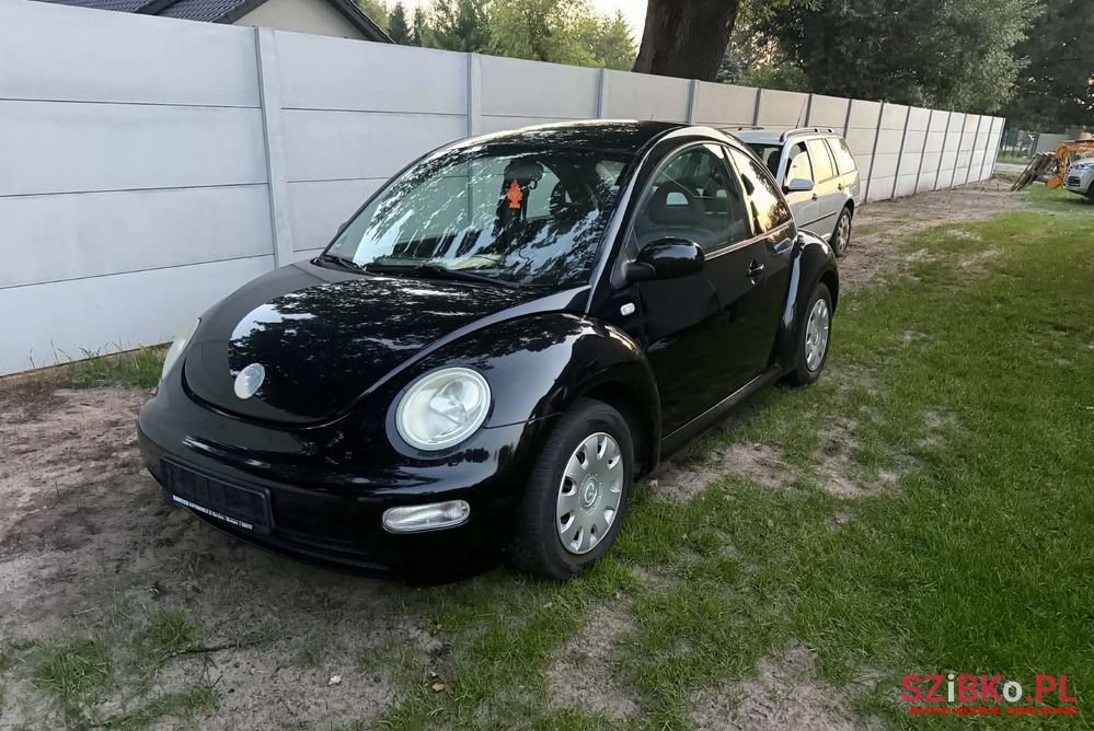 2002' Volkswagen New Beetle 1.4 United photo #1
