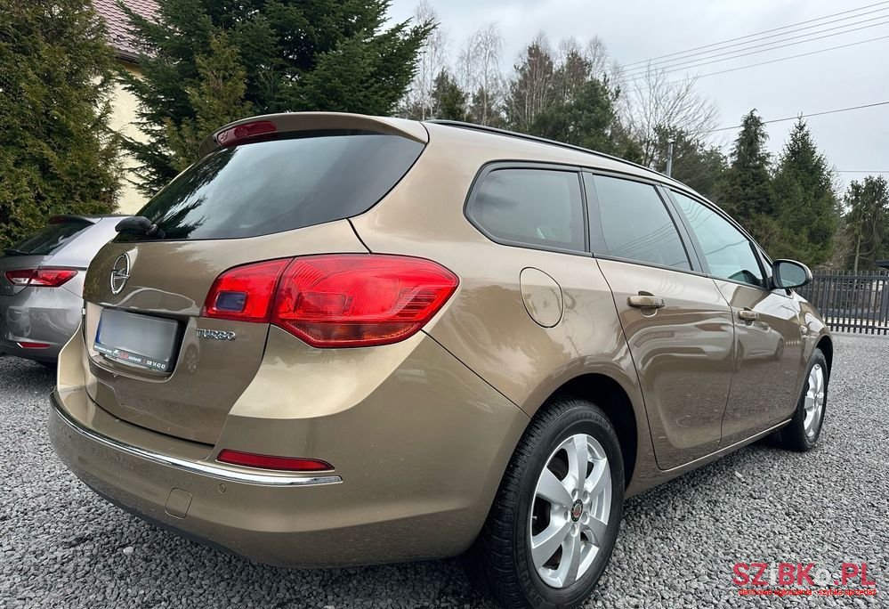 2013' Opel Astra photo #4