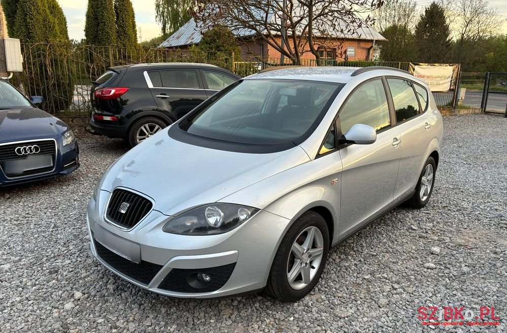 2012' SEAT Altea XL photo #3