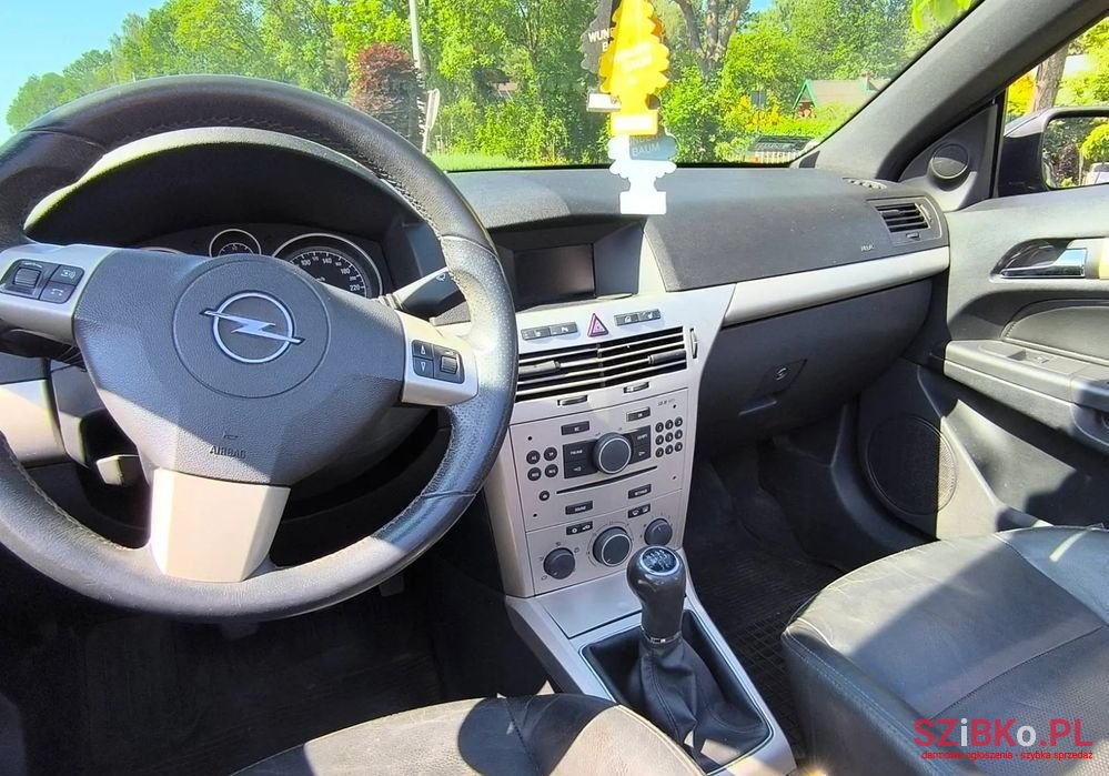 2007' Opel Astra photo #2