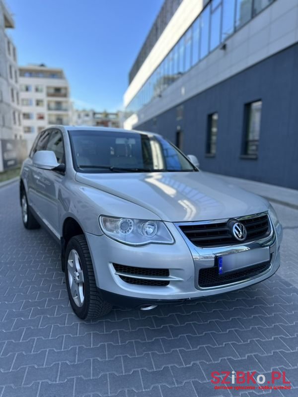 2008' Volkswagen Touareg photo #2