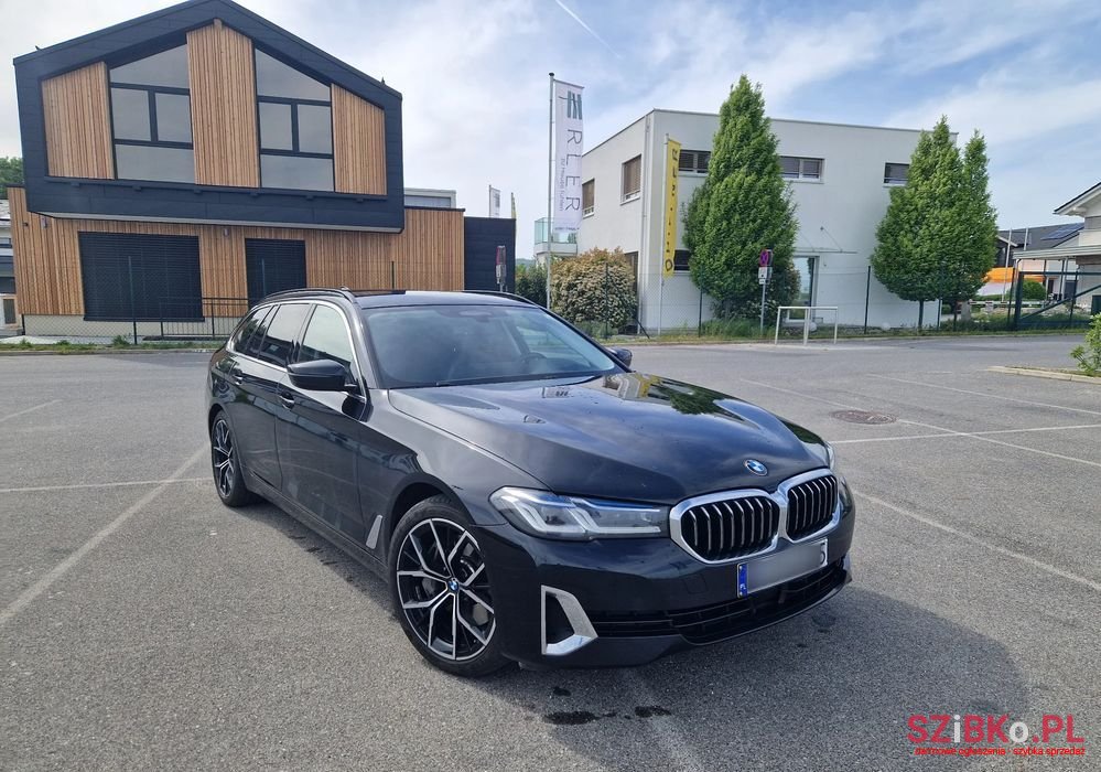 2020' BMW 5 Series 530D photo #4