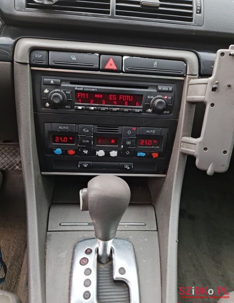 2002' Audi A4 Avant photo #3