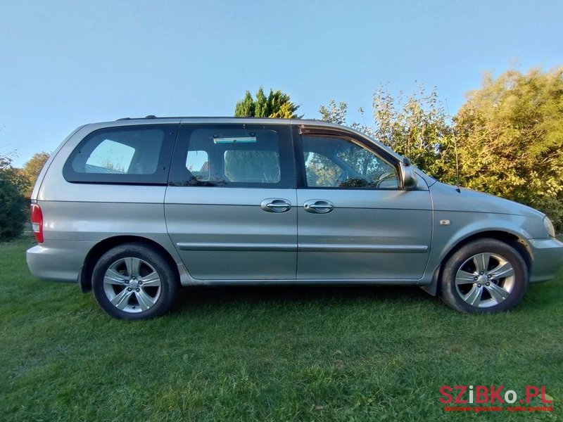 2004' Kia Carnival photo #2