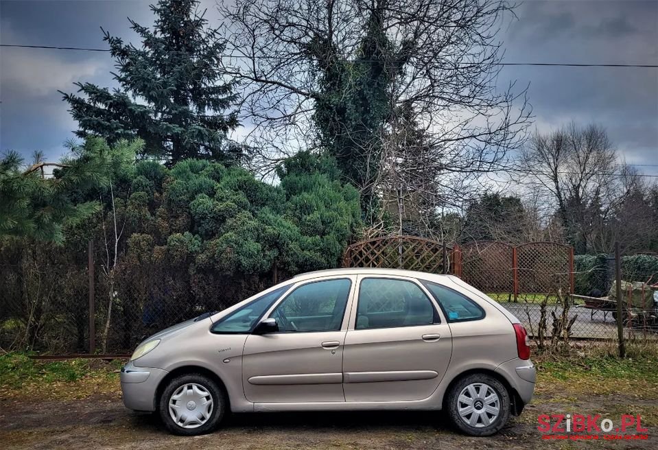 2004' Citroen Xsara Picasso photo #3