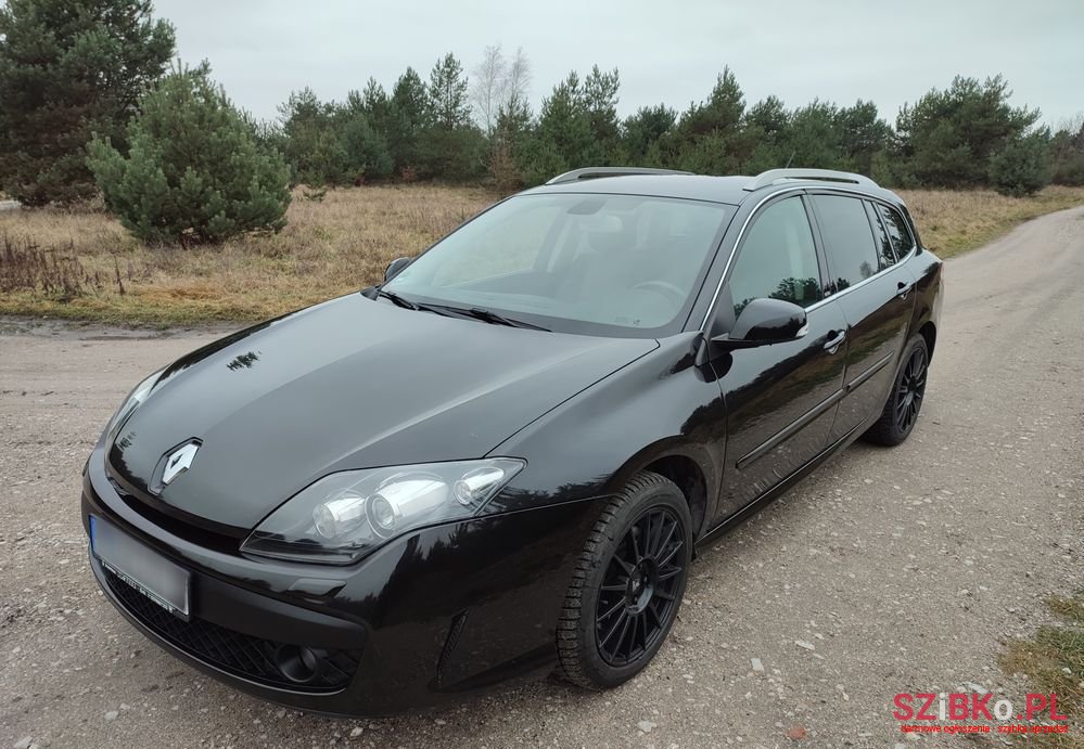 2010' Renault Laguna photo #2