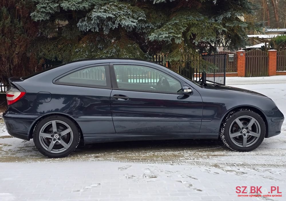 2002' Mercedes-Benz C-Class photo #6