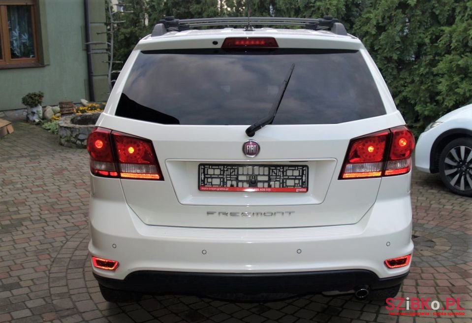 2012' Fiat Freemont photo #2