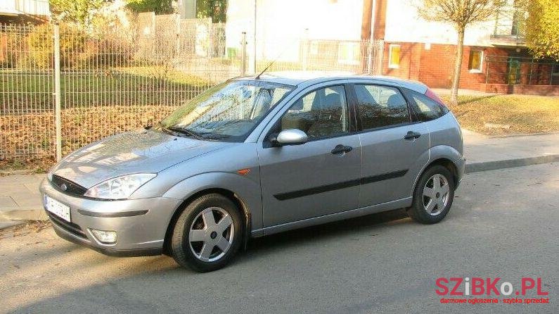 2004' Ford Focus photo #2