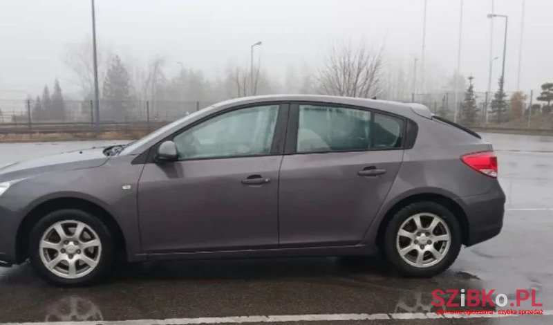 2011' Chevrolet Cruze photo #5