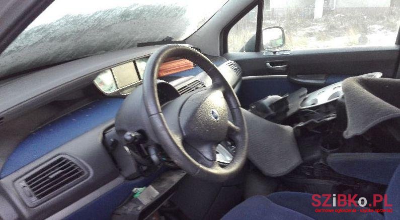 2003' Fiat Ulysse photo #2