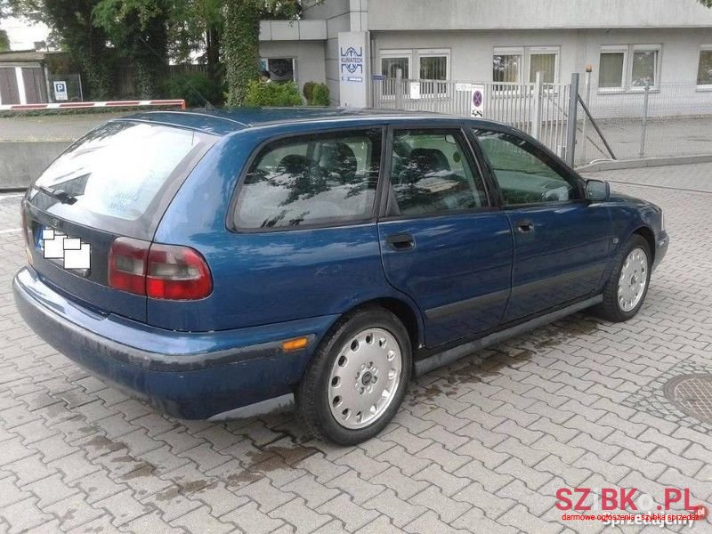 2000' Volvo V40 photo #2