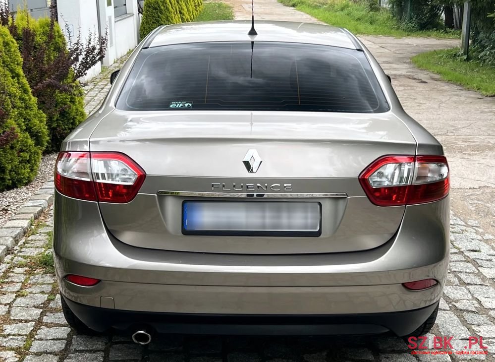 2011' Renault Fluence photo #6