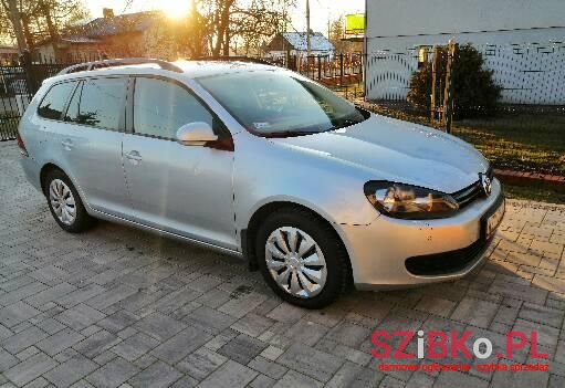 2011' Volkswagen Golf photo #1