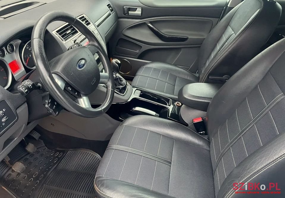 2011' Ford Kuga photo #5