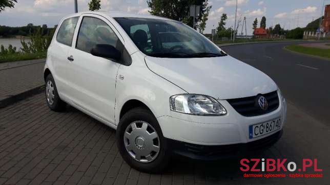 2008' Volkswagen Fox photo #1