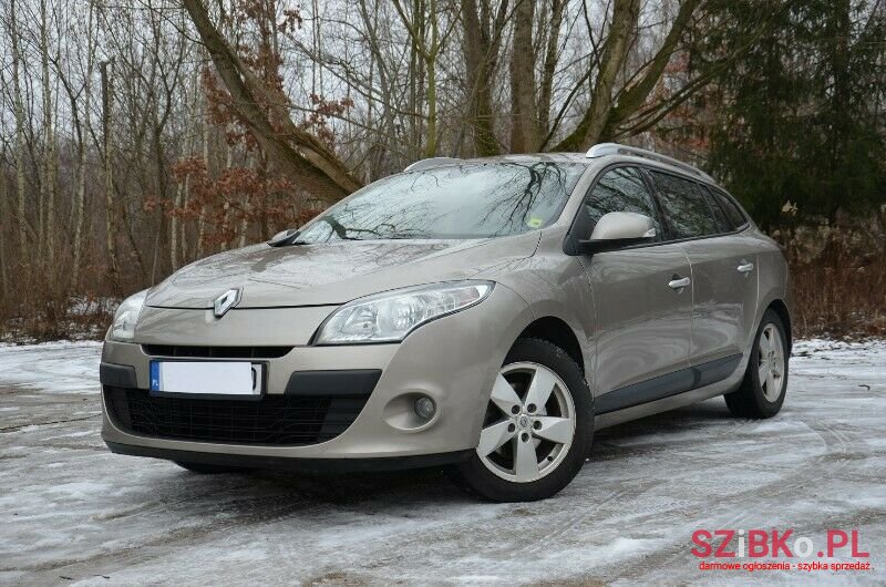 2011' Renault Megane photo #2