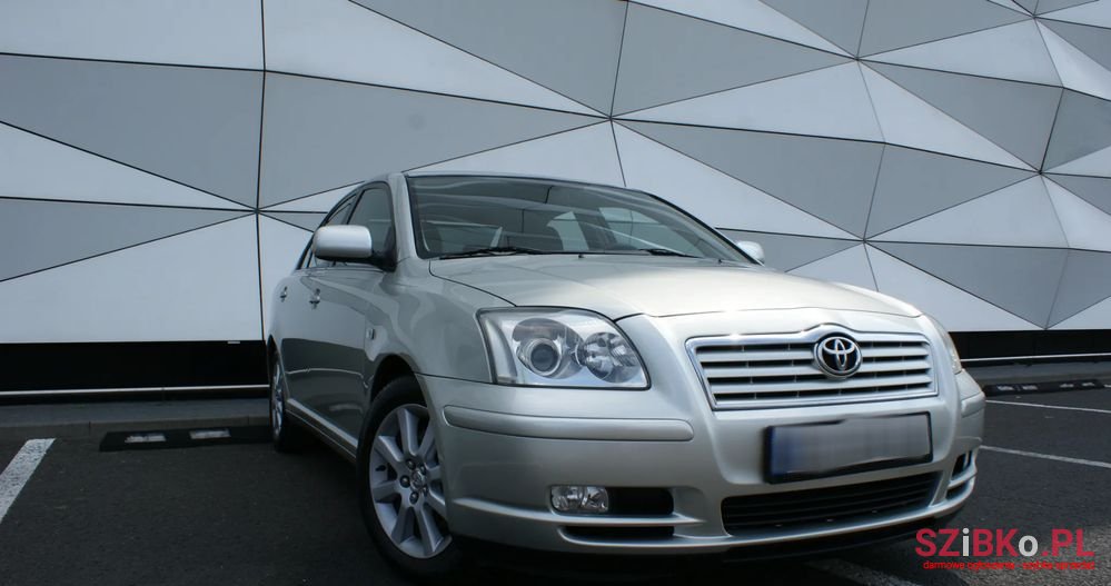 2004' Toyota Avensis 2.0 Vvt-I Prestige photo #1