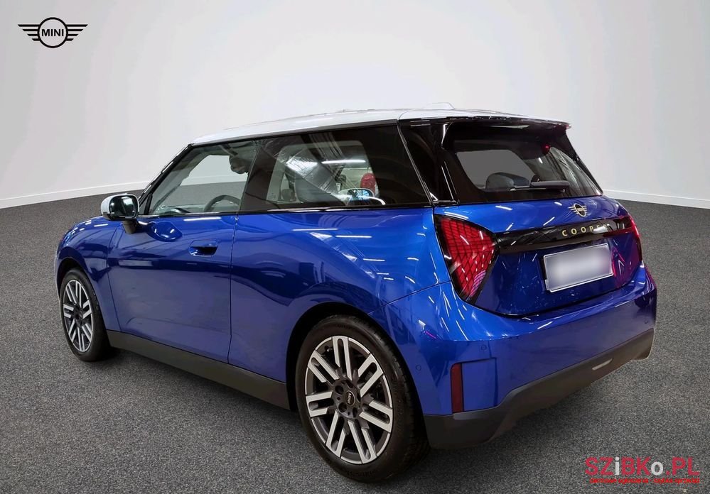 2023' MINI Cooper photo #3