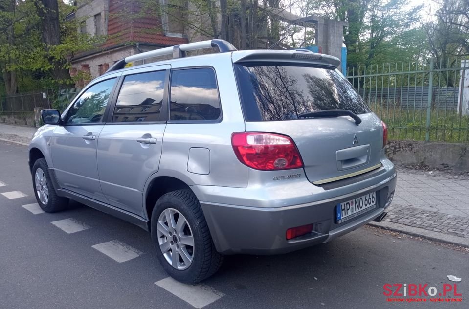 2006' Mitsubishi Outlander photo #4