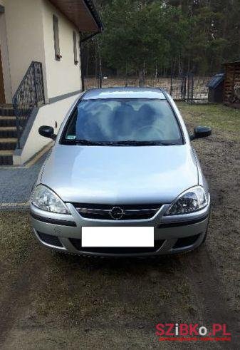 2005' Opel Corsa photo #2