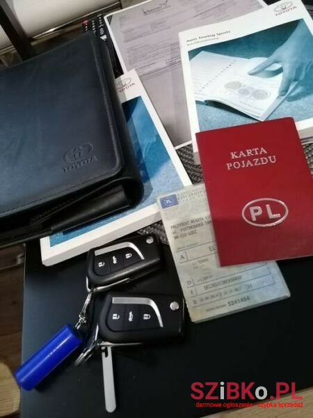 2014' Toyota Auris photo #4