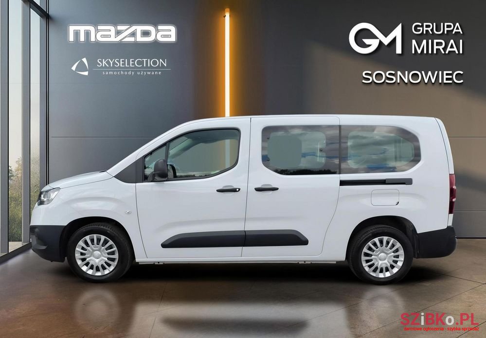 2023' Toyota ProAce City Verso photo #2