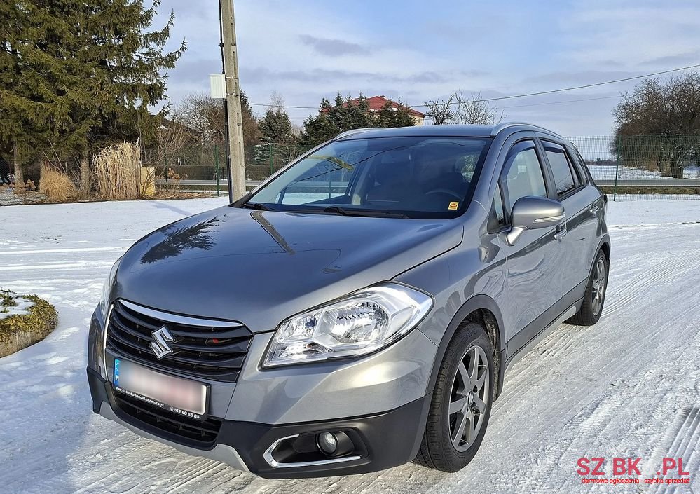 2015' Suzuki SX4 S-Cross photo #2