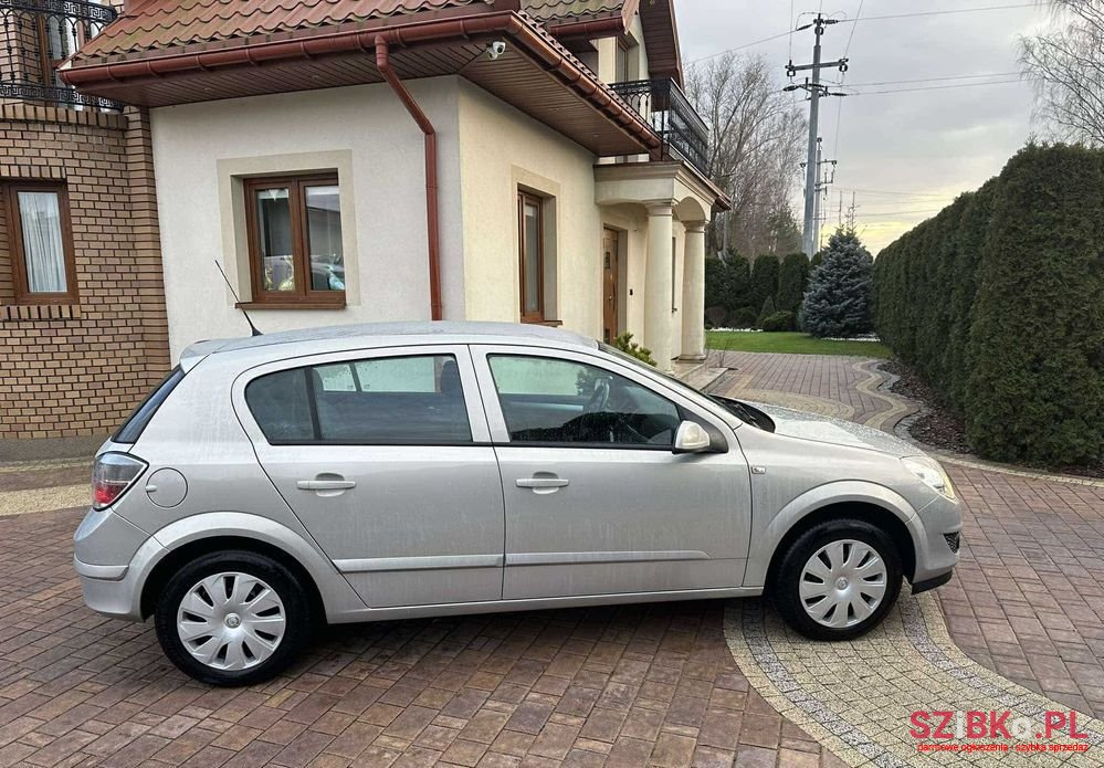 2009' Opel Astra Iii 1.6 Enjoy photo #3