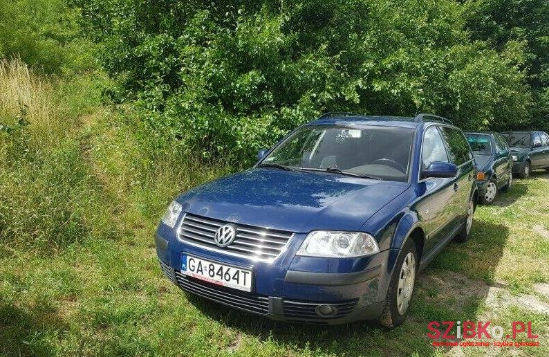 2001' Volkswagen Passat photo #1