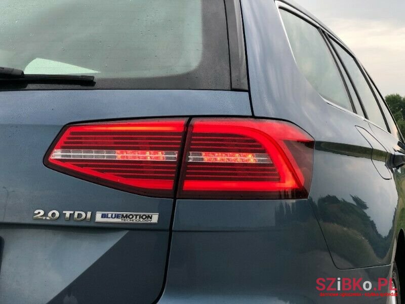 2017' Volkswagen Passat photo #5