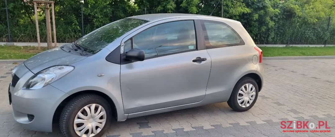 2006' Toyota Yaris photo #2