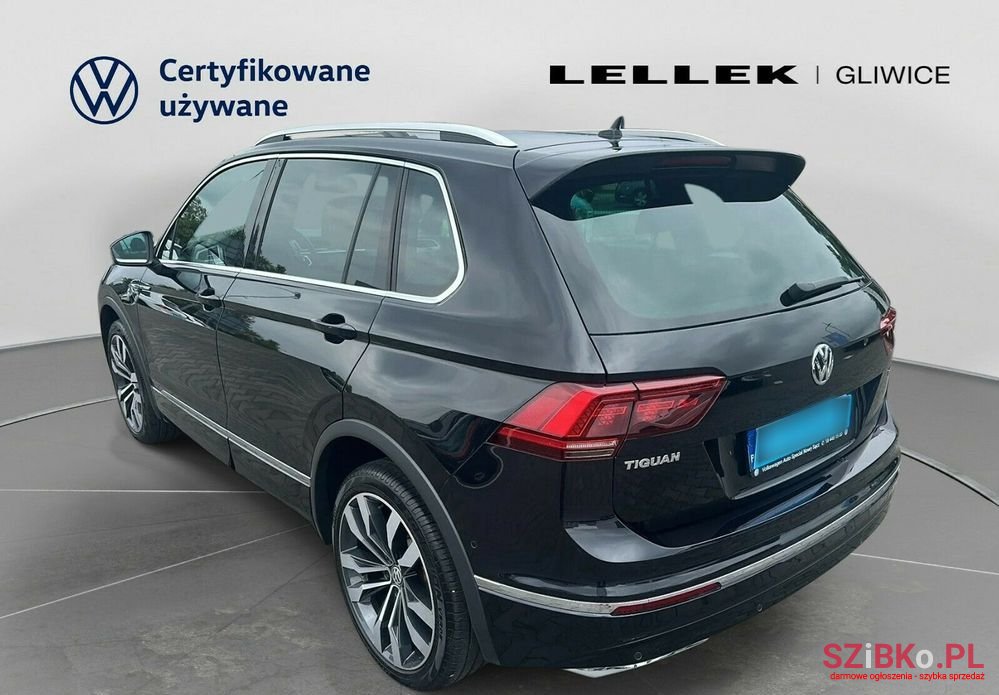 2019' Volkswagen Tiguan photo #6